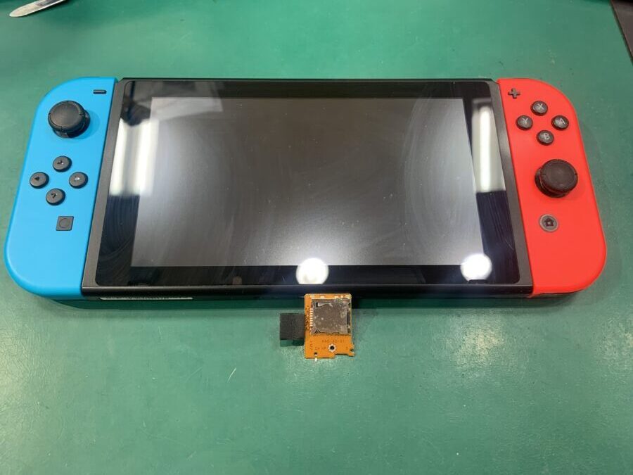 Nintendo Switch SDカードスロット交換 (T・N様) 