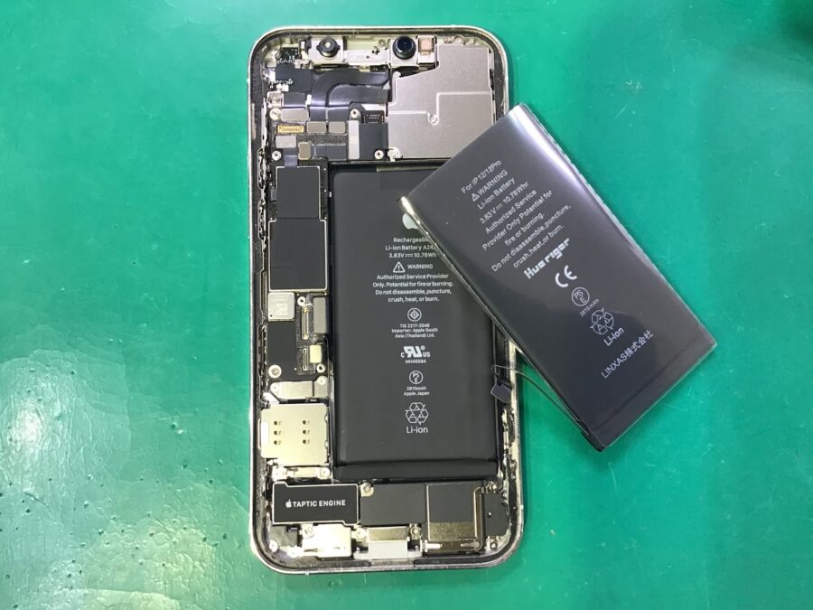 スマホ修理工房中野ブロードウェイ店です！iPhone(アイフォン)のバッテリー交換は当店にお任せください！ 