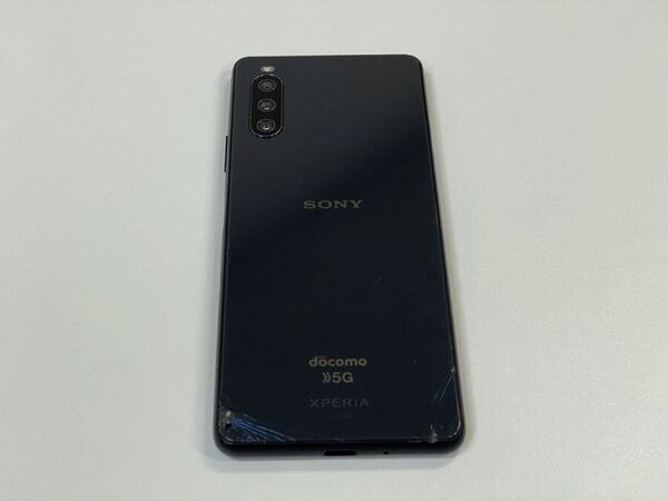 鶴見区　Xperia10Ⅲ　背面割れ